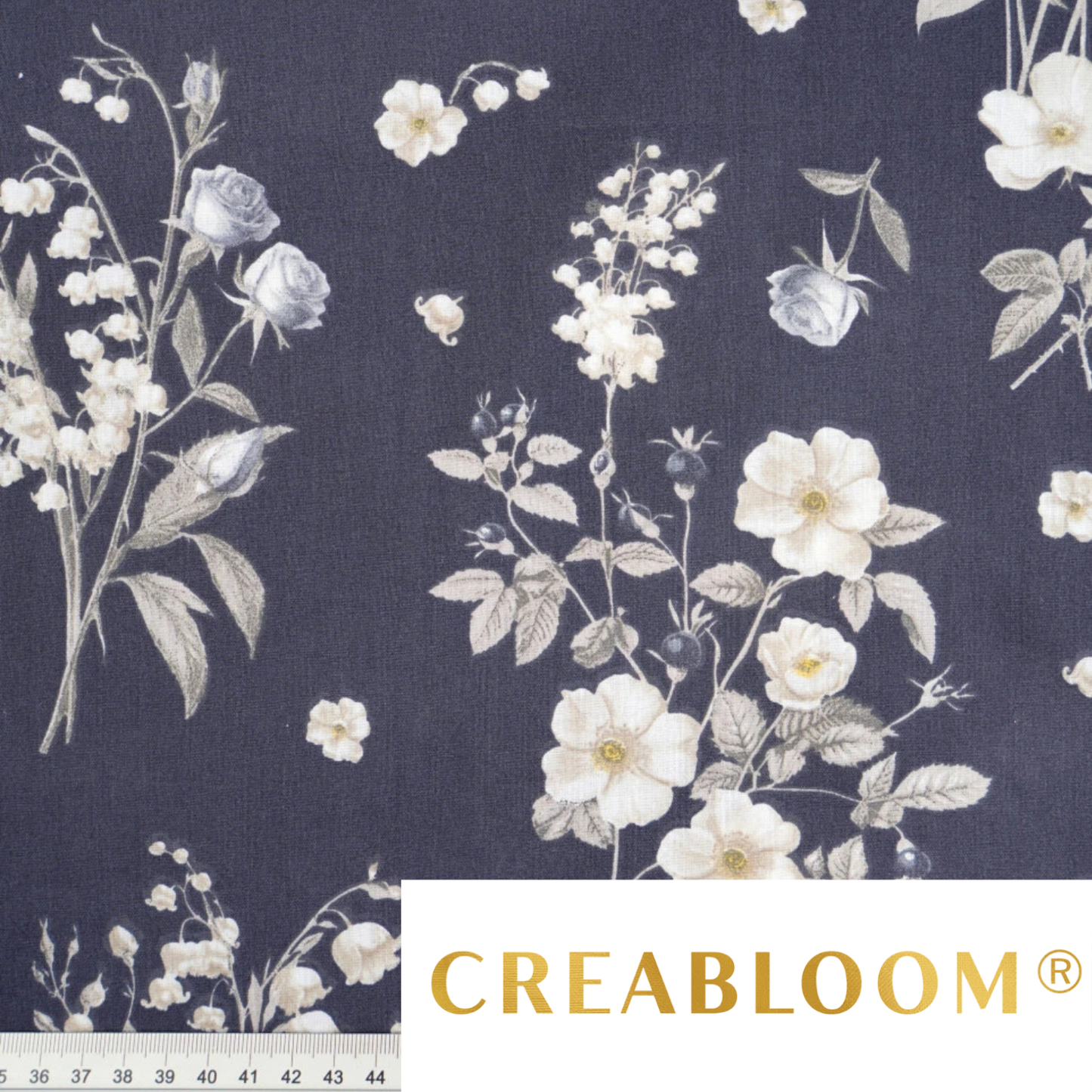 Tela de algodón estampada con flores grandes.