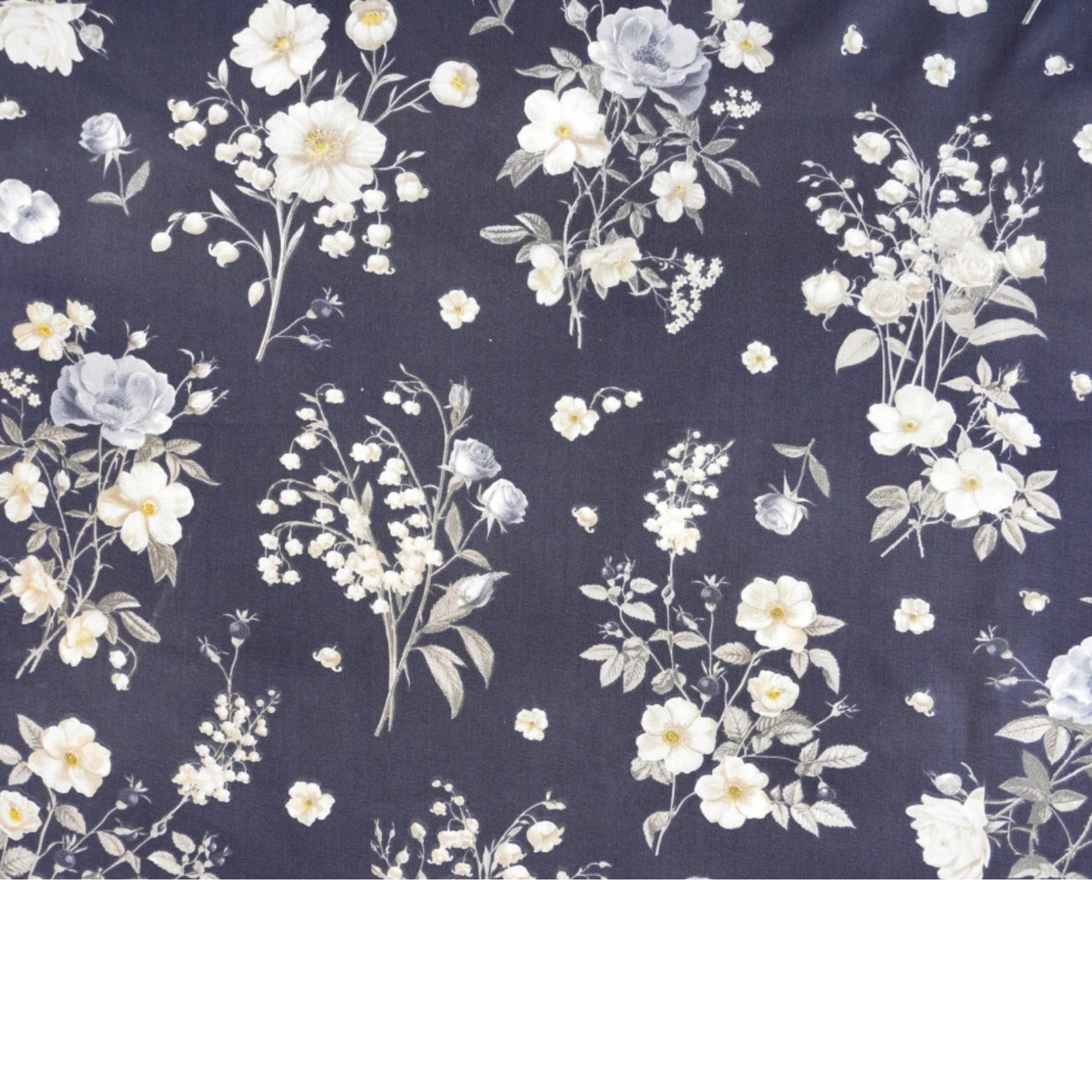 Tela de algodón estampada con flores grandes.