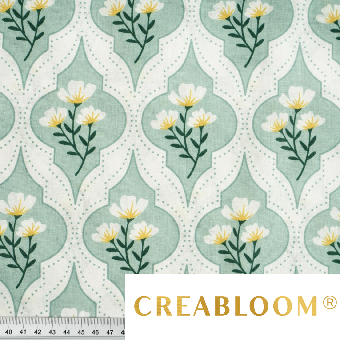 Tela de algodón con estampado floral